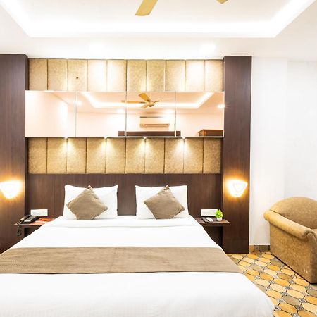 Hotel Panickers Residency - Ajmal Khan Market Near Karol Bagh Metro เดลี ภายนอก รูปภาพ