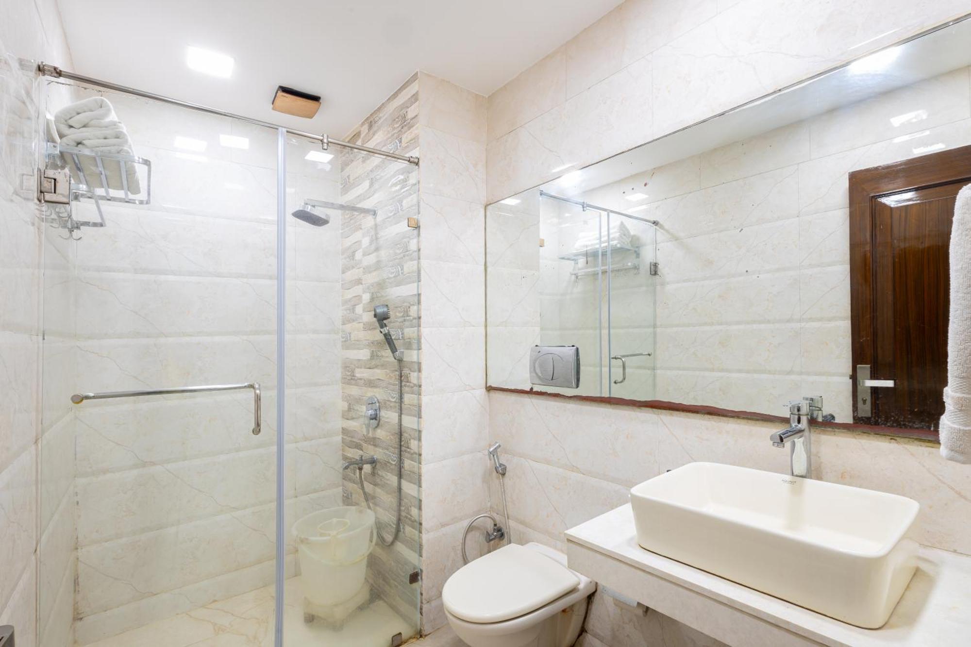 Hotel Panickers Residency - Ajmal Khan Market Near Karol Bagh Metro เดลี ภายนอก รูปภาพ