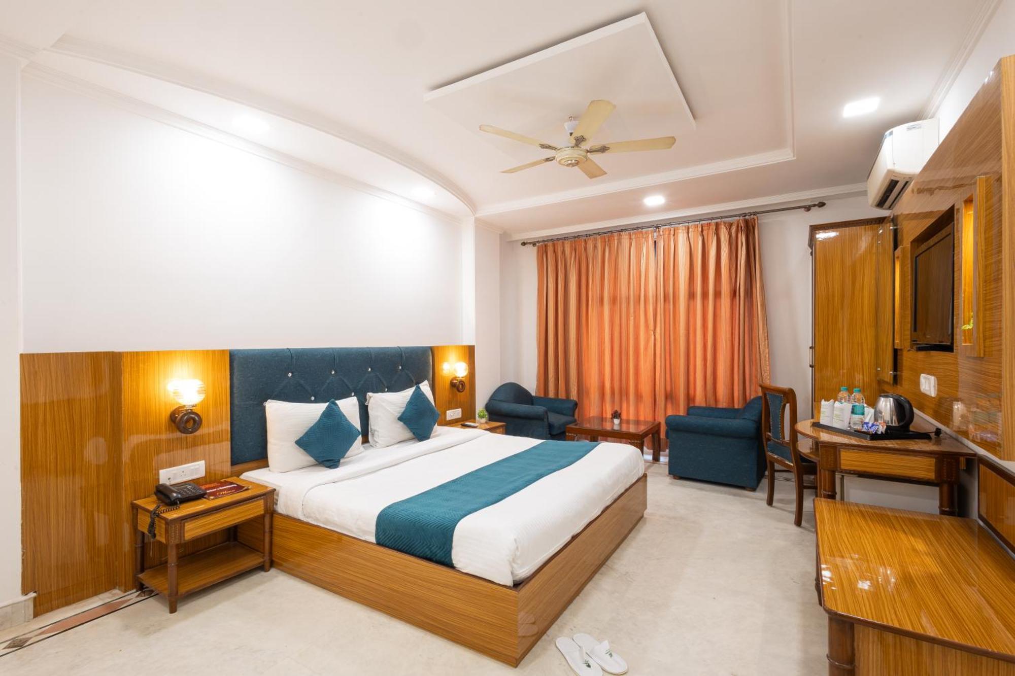Hotel Panickers Residency - Ajmal Khan Market Near Karol Bagh Metro เดลี ภายนอก รูปภาพ