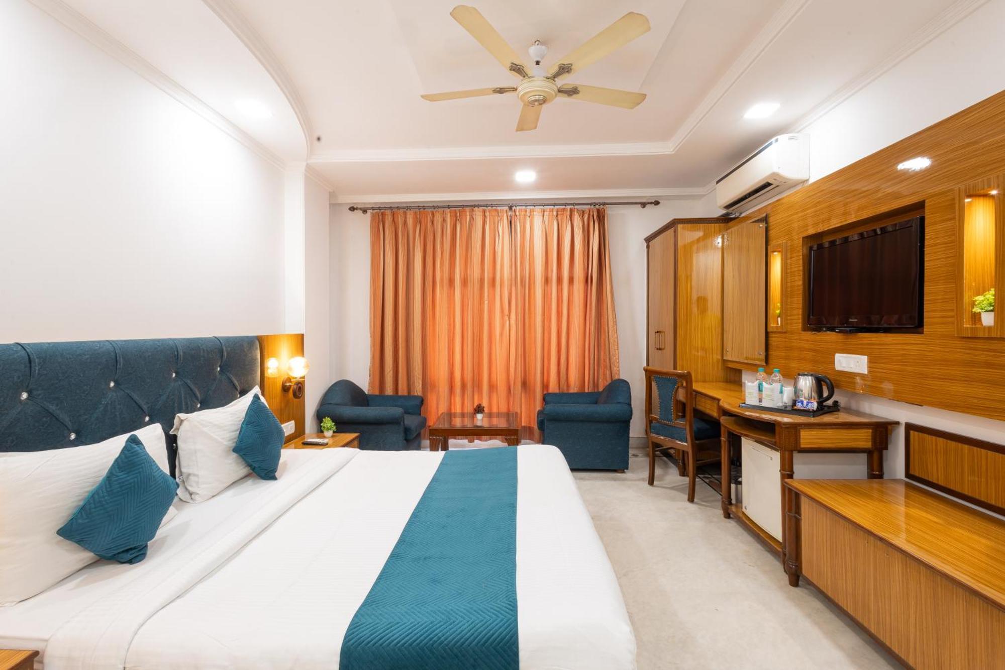 Hotel Panickers Residency - Ajmal Khan Market Near Karol Bagh Metro เดลี ภายนอก รูปภาพ