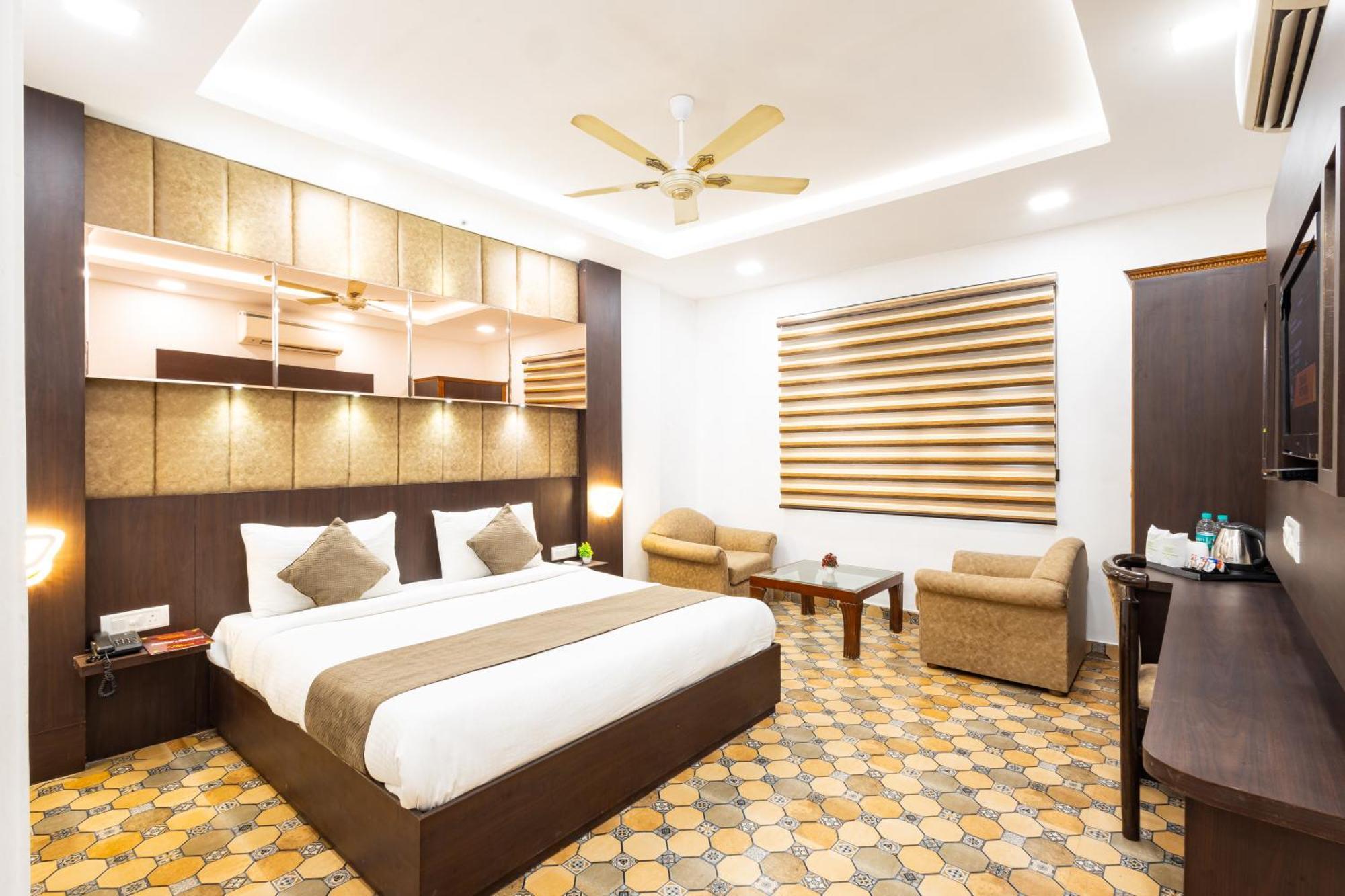 Hotel Panickers Residency - Ajmal Khan Market Near Karol Bagh Metro เดลี ภายนอก รูปภาพ