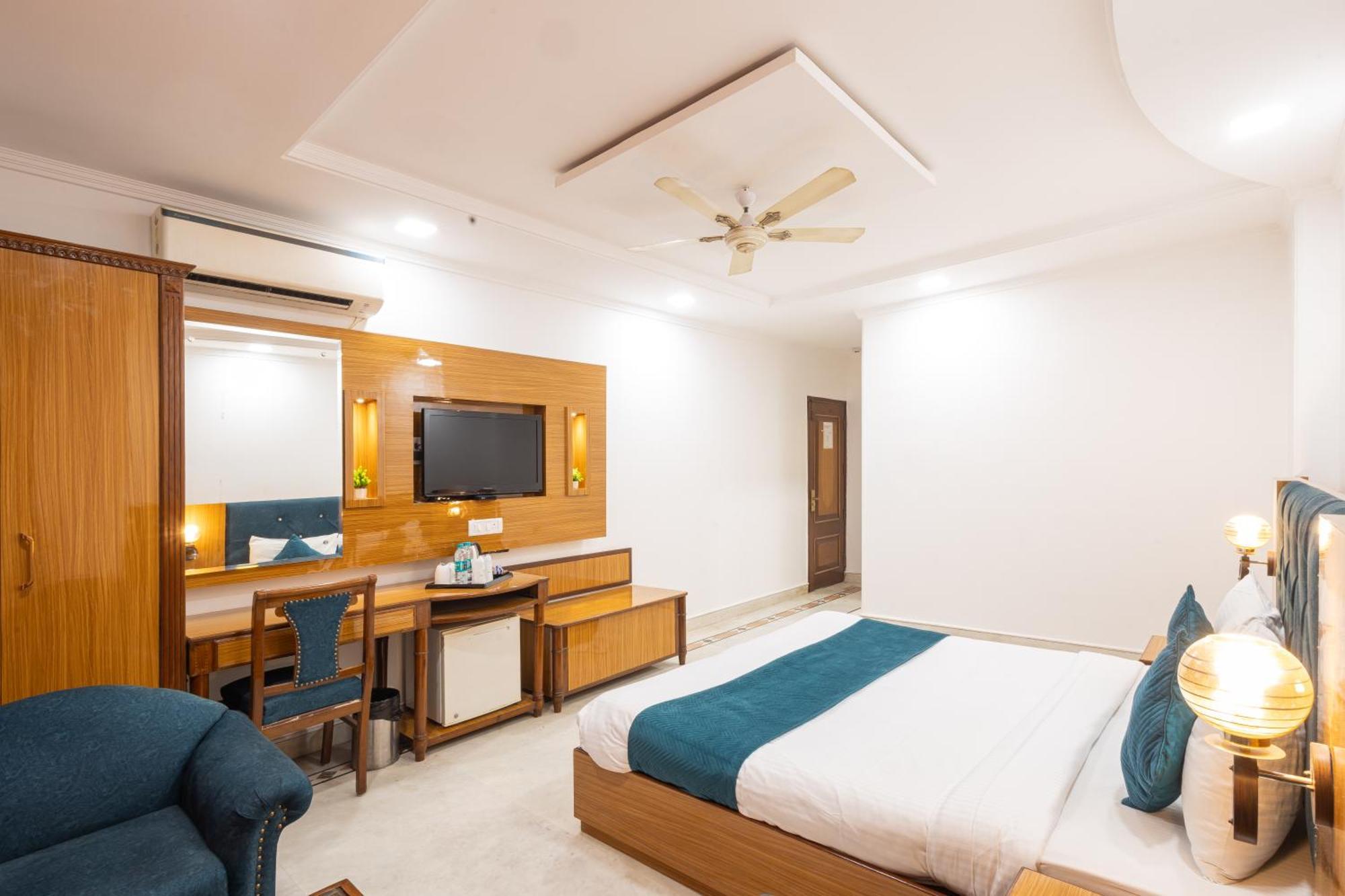 Hotel Panickers Residency - Ajmal Khan Market Near Karol Bagh Metro เดลี ภายนอก รูปภาพ