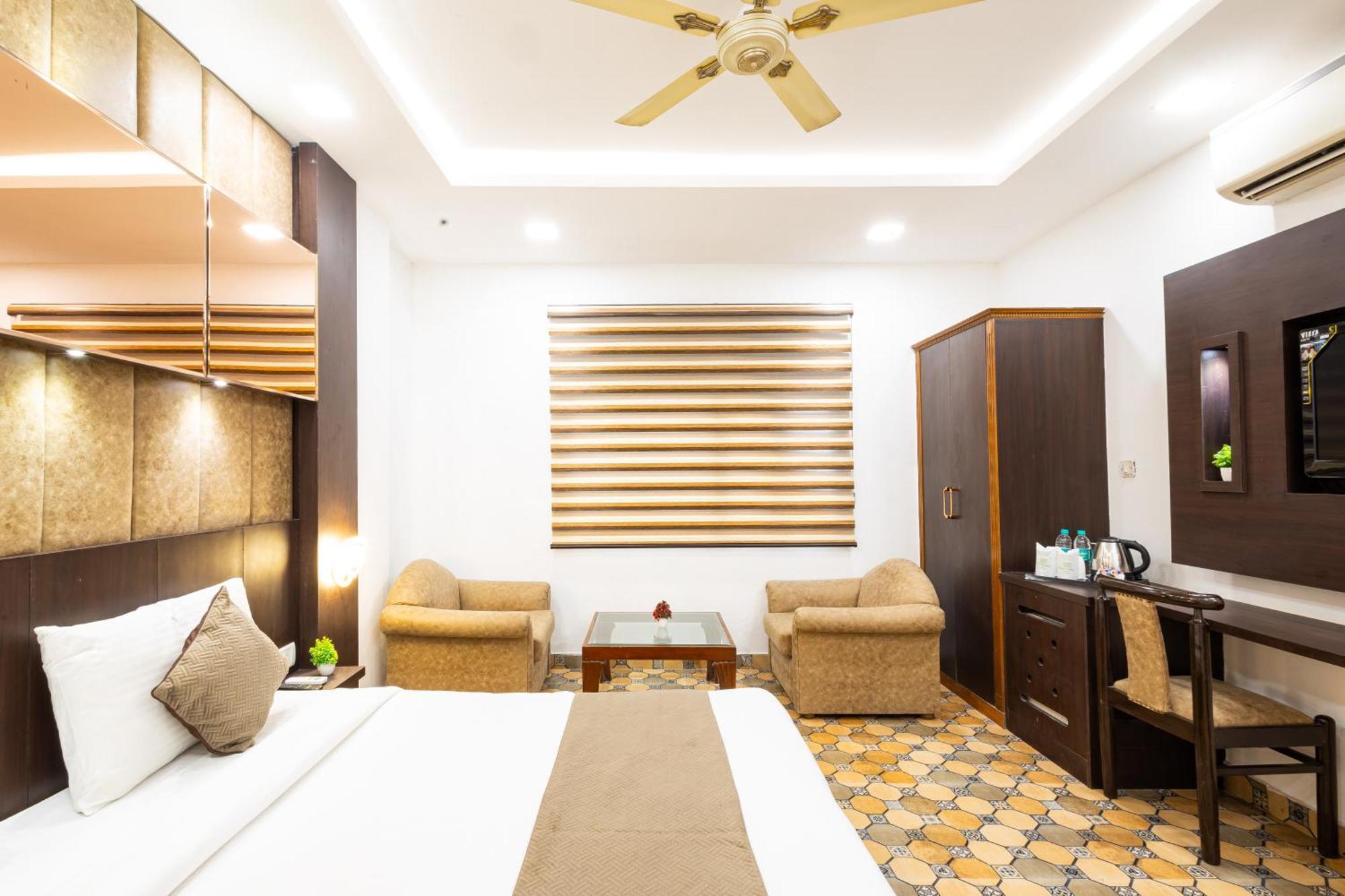 Hotel Panickers Residency - Ajmal Khan Market Near Karol Bagh Metro เดลี ภายนอก รูปภาพ