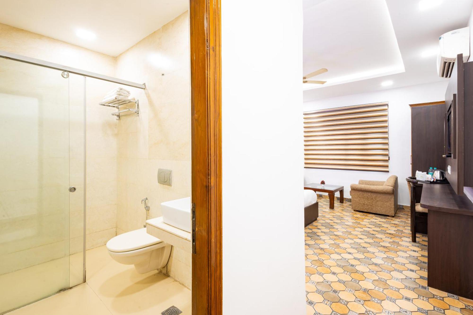 Hotel Panickers Residency - Ajmal Khan Market Near Karol Bagh Metro เดลี ภายนอก รูปภาพ