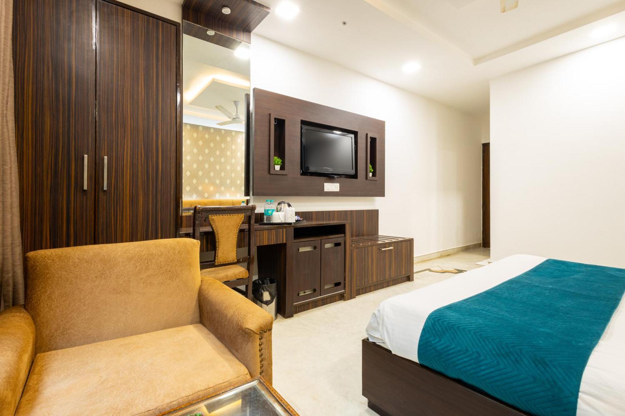 Hotel Panickers Residency - Ajmal Khan Market Near Karol Bagh Metro เดลี ภายนอก รูปภาพ