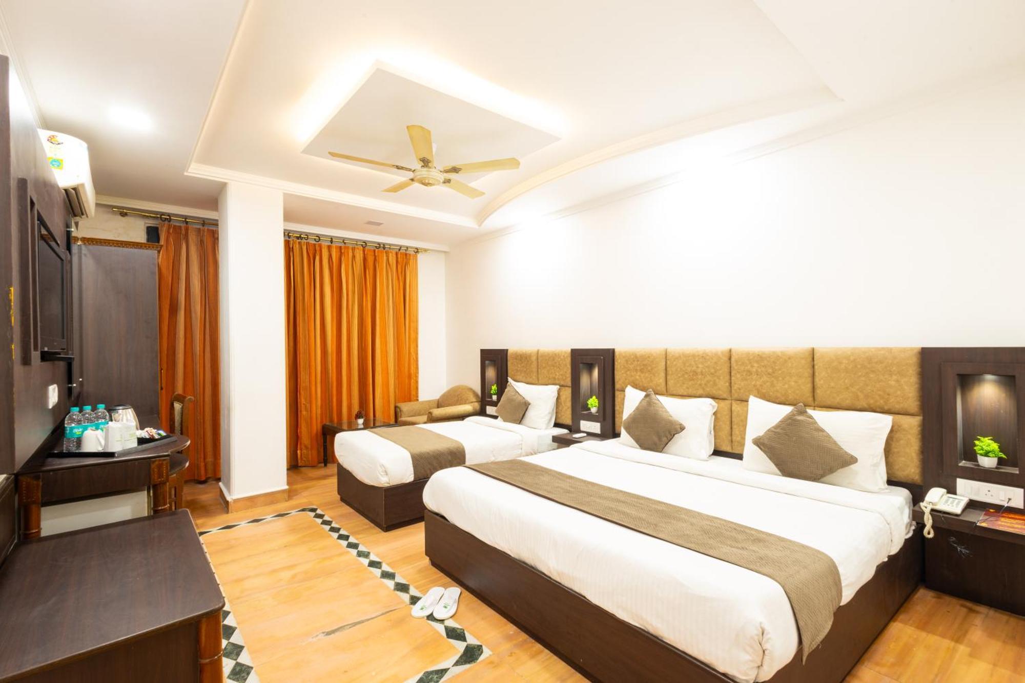 Hotel Panickers Residency - Ajmal Khan Market Near Karol Bagh Metro เดลี ภายนอก รูปภาพ