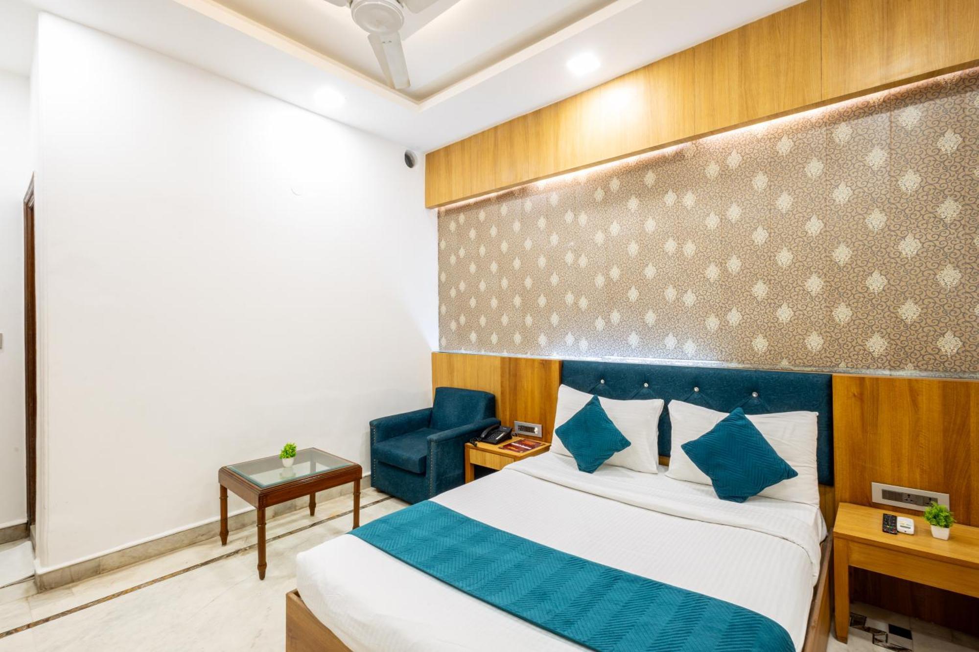 Hotel Panickers Residency - Ajmal Khan Market Near Karol Bagh Metro เดลี ภายนอก รูปภาพ